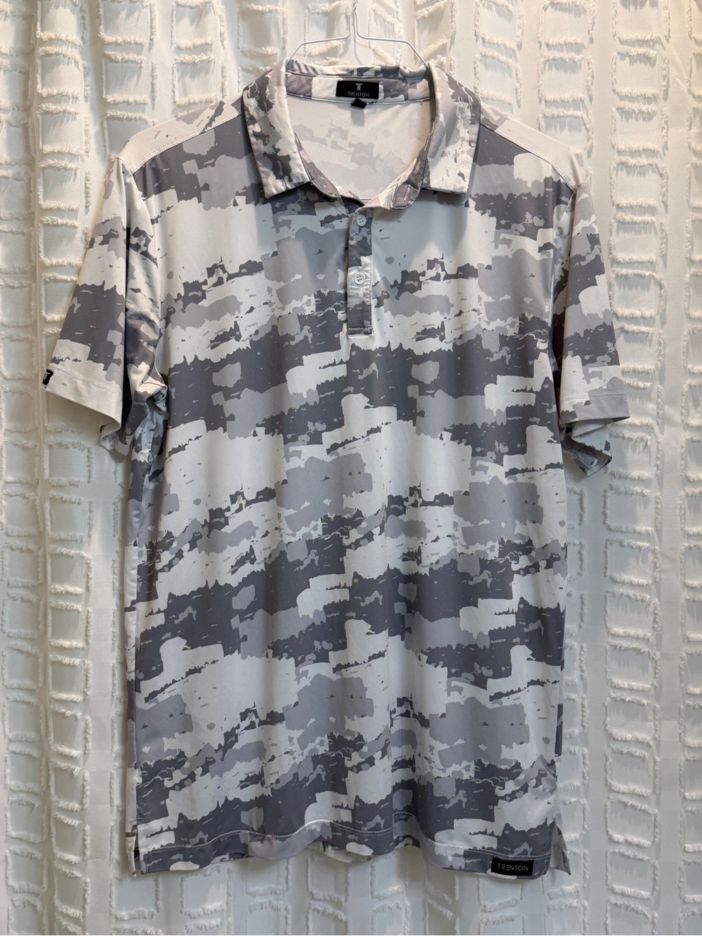Men's Camouflage Print Golf Polo in Light Gray